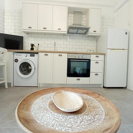 Summer Feel Suites Poros Town Buitenkant foto