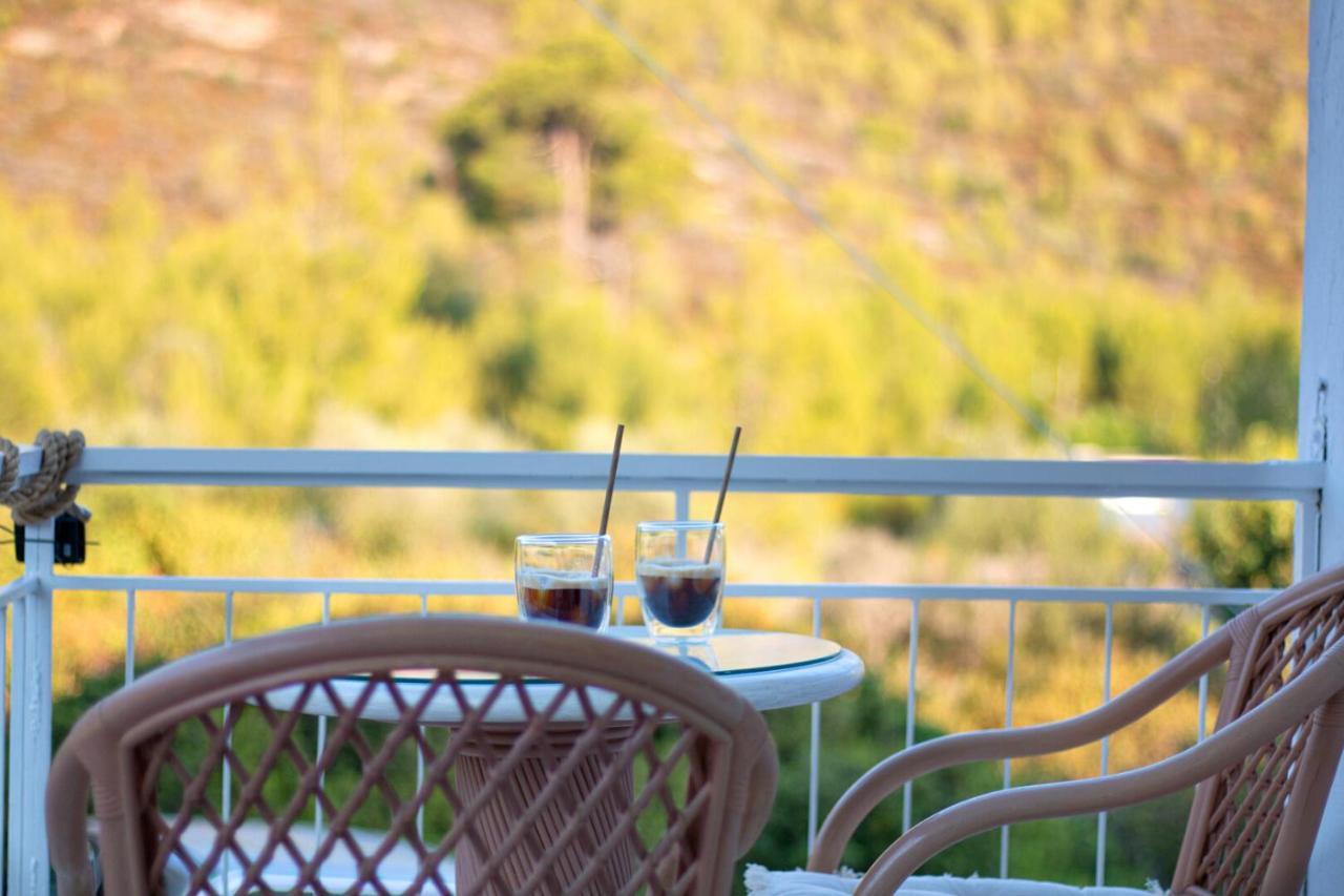 Summer Feel Suites Poros Town Buitenkant foto