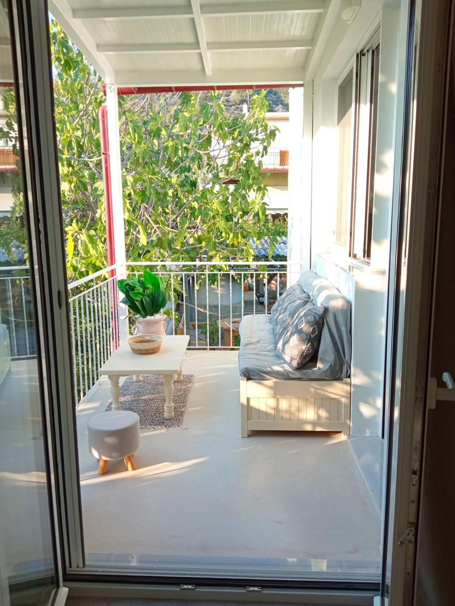 Summer Feel Suites Poros Town Buitenkant foto
